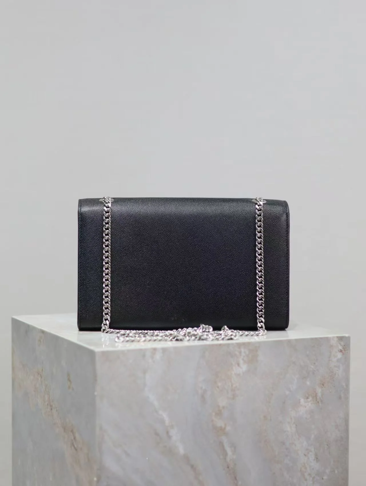 테슬 사첼 케이트 숄더백 은장 상세