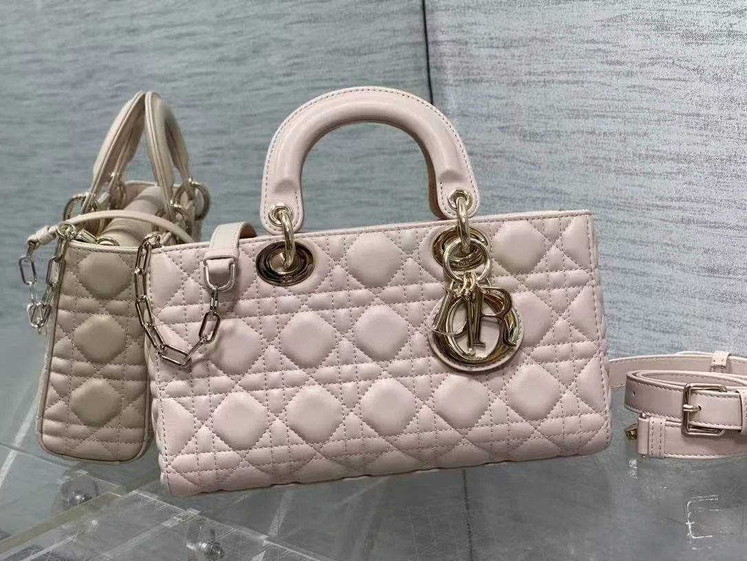 디조이 백 미디움 파우더 핑크 (26cm X 13.5cm X 5.5cm) 상세