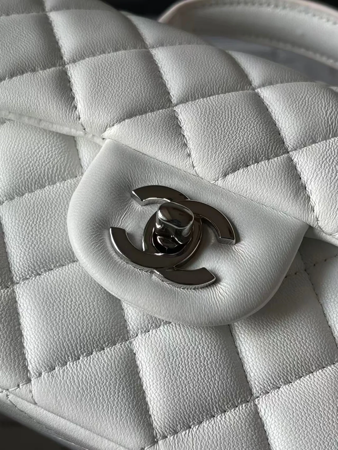 클래식 뉴미니 탑핸들 화이트 (20 * 13 * 9cm) 상세