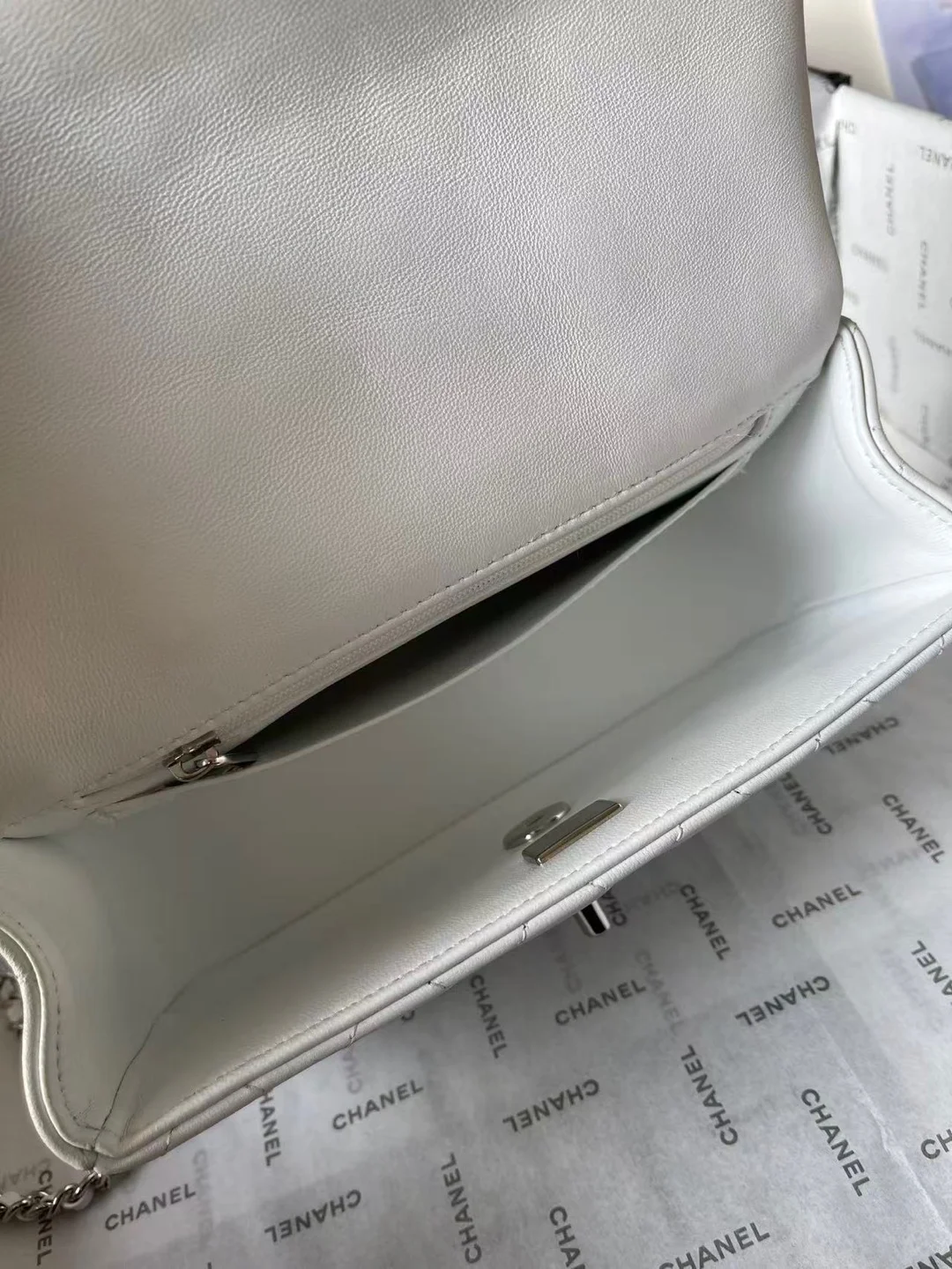 클래식 뉴미니 탑핸들 화이트 (20 * 13 * 9cm) 상세