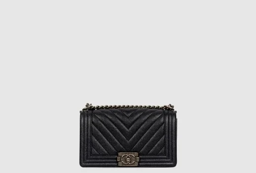 쉐브론 보이백 캐비어 미듐 (25cm X 15cm X 9cm)