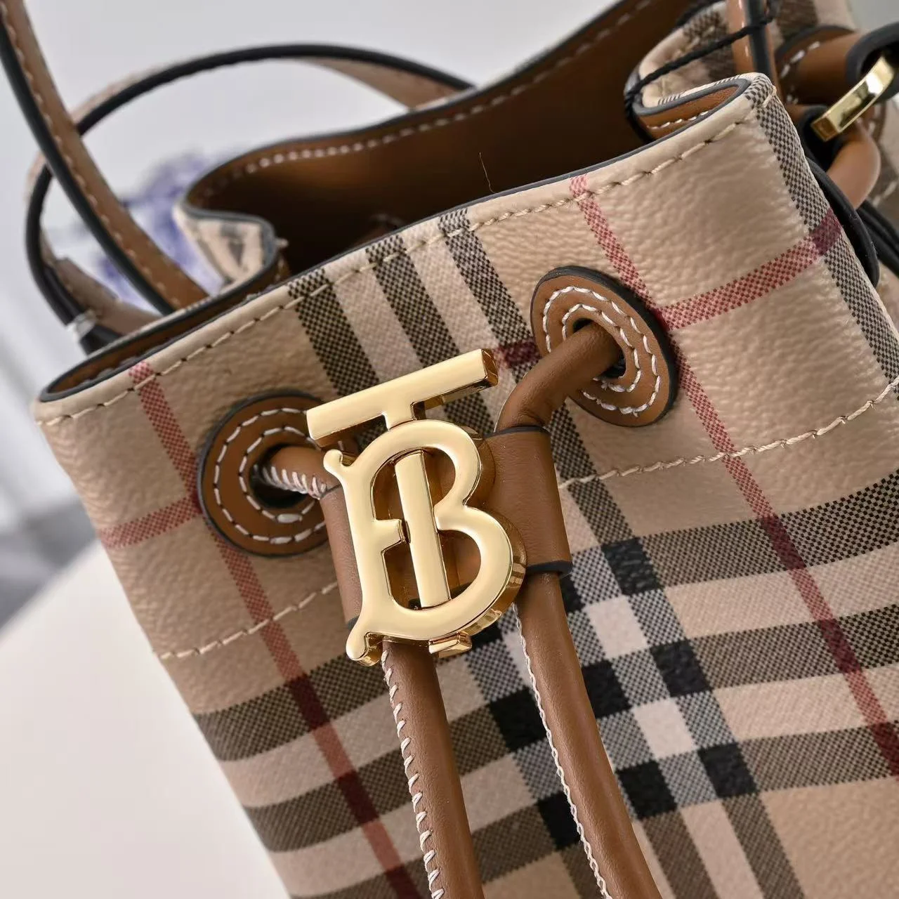 스몰 TB 버킷백 브라운 상세