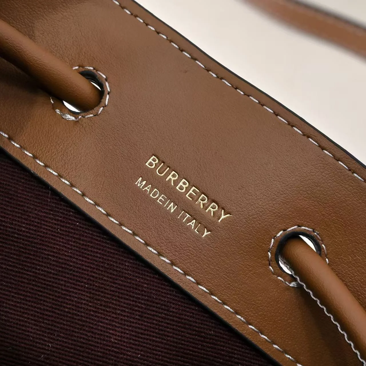 스몰 TB 버킷백 브라운 상세