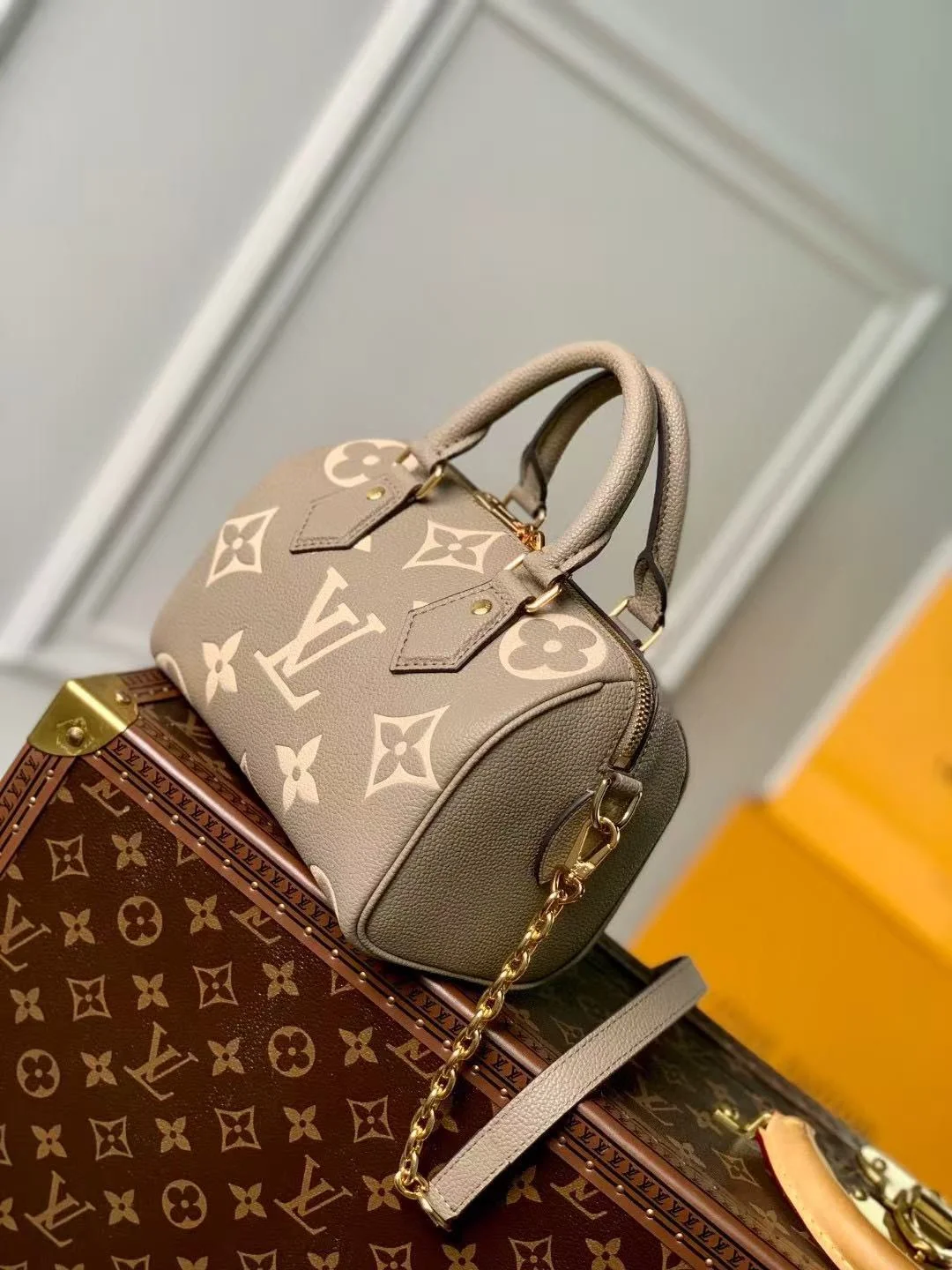 스피디 반둘리에 20 크렘 (20.5cm X 13.5cm X 12cm) 상세