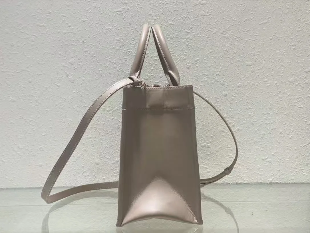 레이디 까나쥬 북토트백 스몰 그레이(26.5cm X 21cm X 14cm) 상세