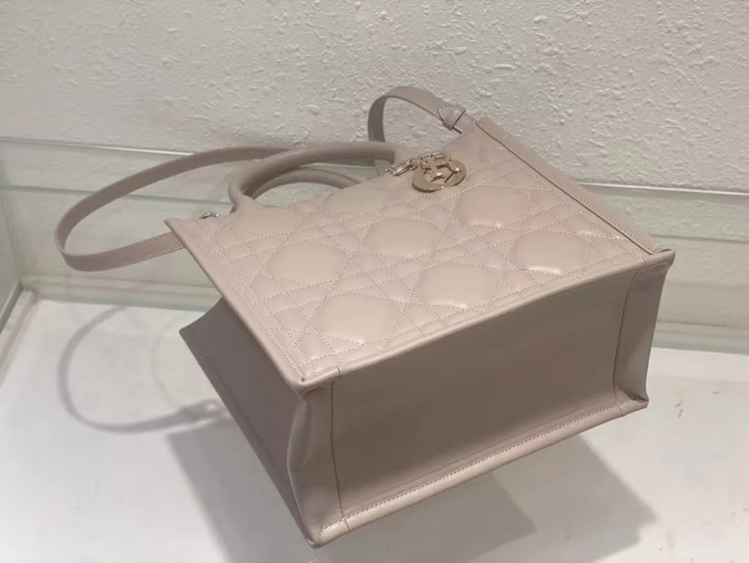 레이디 까나쥬 북토트백 스몰 그레이(26.5cm X 21cm X 14cm) 상세