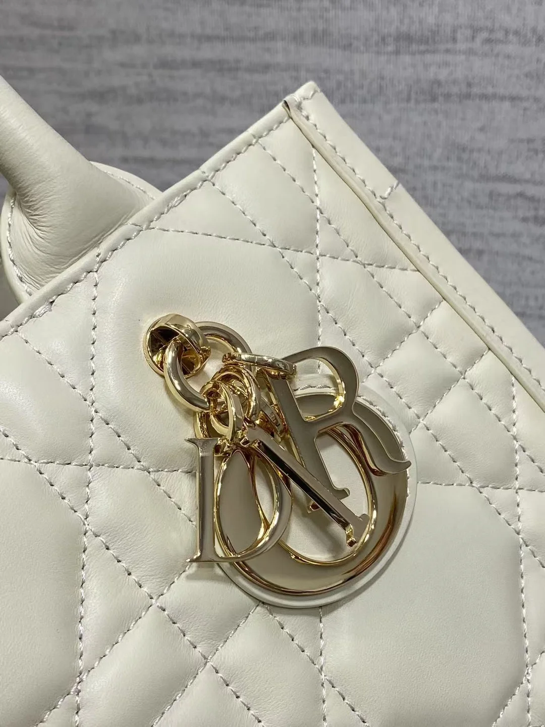 레이디 까나쥬 북토트백 스몰 아이보리(26.5cm X 21cm X 14cm) 상세