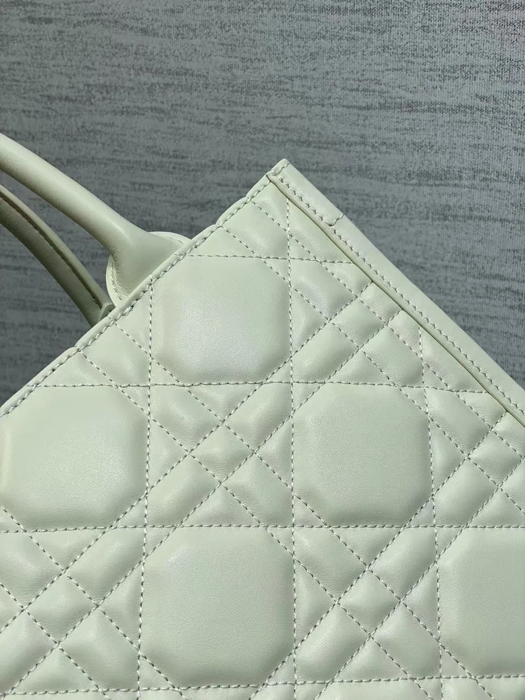 레이디 까나쥬 북토트백 스몰 아이보리(26.5cm X 21cm X 14cm) 상세