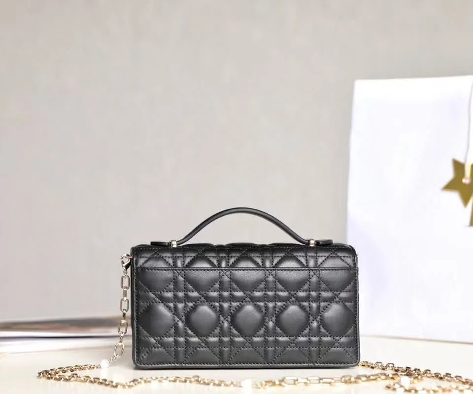 탑핸들 미니 백 (19.5cm X 11.5cm X 4.5cm) 상세