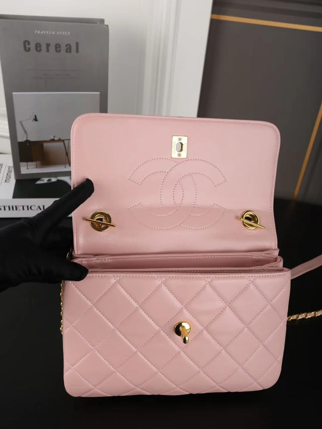 트렌디CC 탑핸들 플랩백 상세