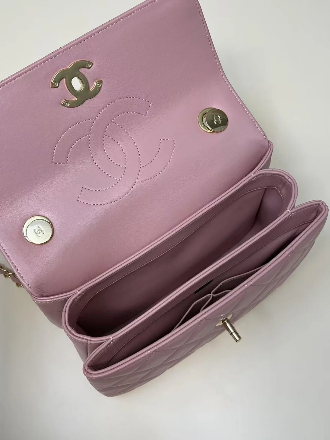 트렌디CC 탑핸들 플랩백 상세