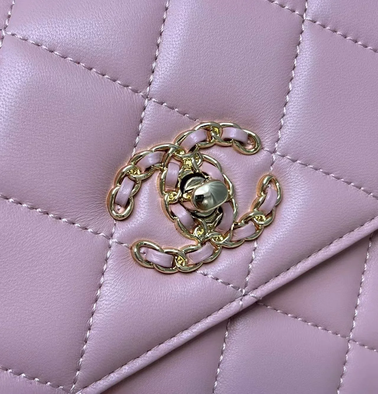 트렌디CC 탑핸들 플랩백 상세