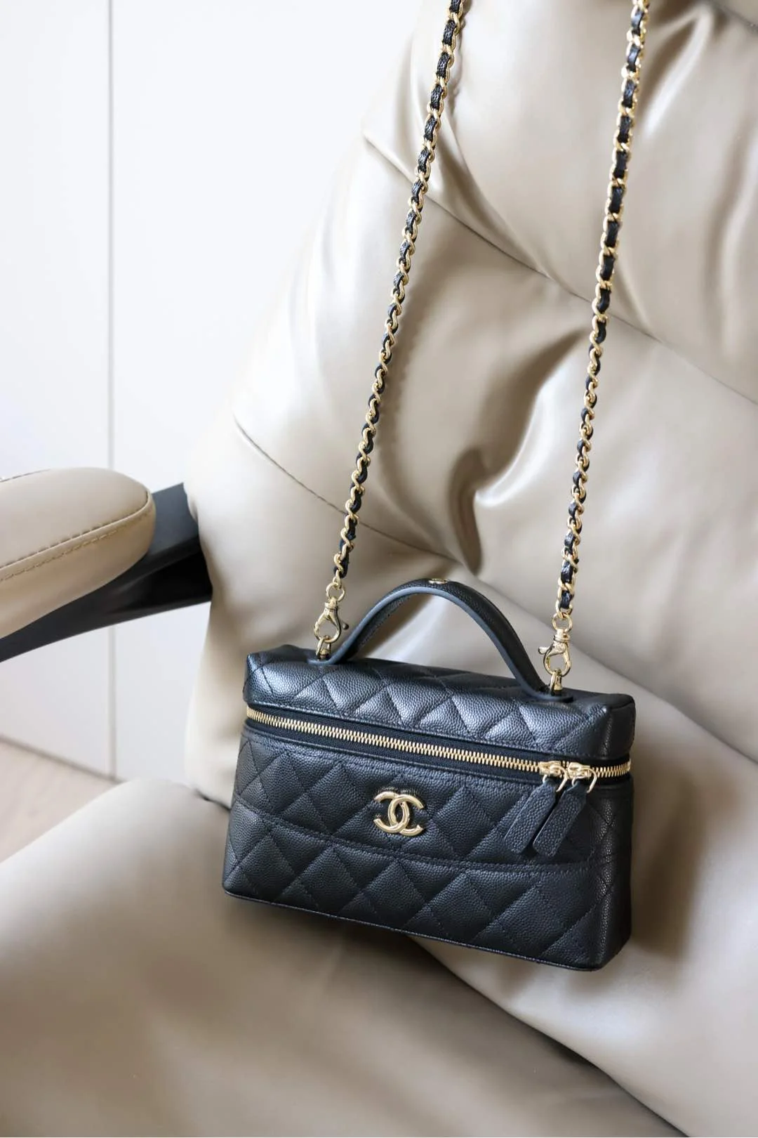 클래식 베니티 백 금장 (14*19*5cm) 상세