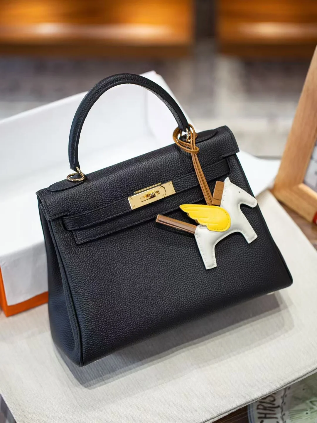 켈리백 25 토고 상세