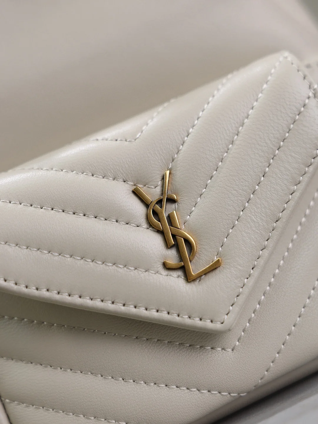 모노그램 램스킨 플랩 백팩 (2color) 상세