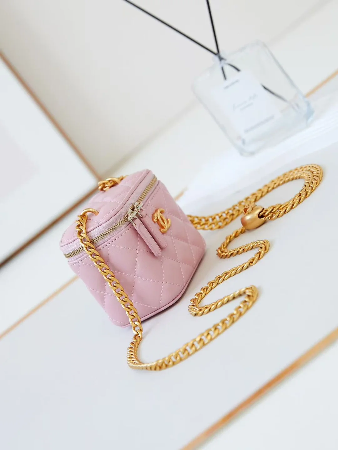 스몰 베니티 램스킨 핑크 상세