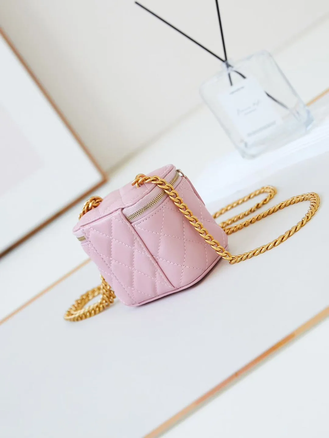 스몰 베니티 램스킨 핑크 상세