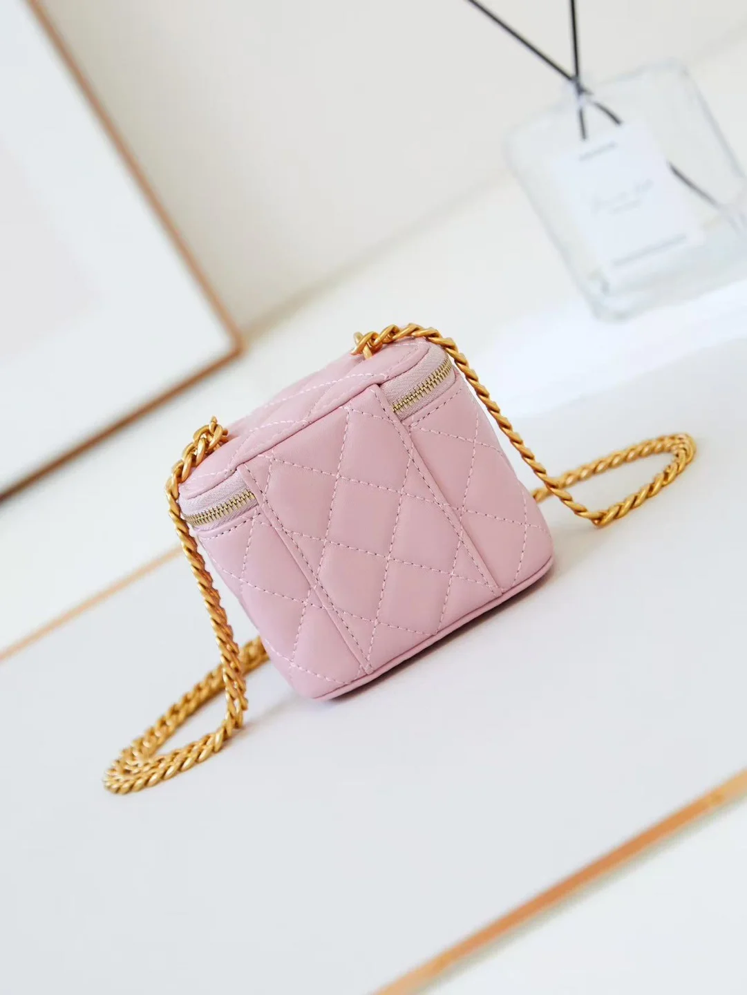 스몰 베니티 램스킨 핑크 상세