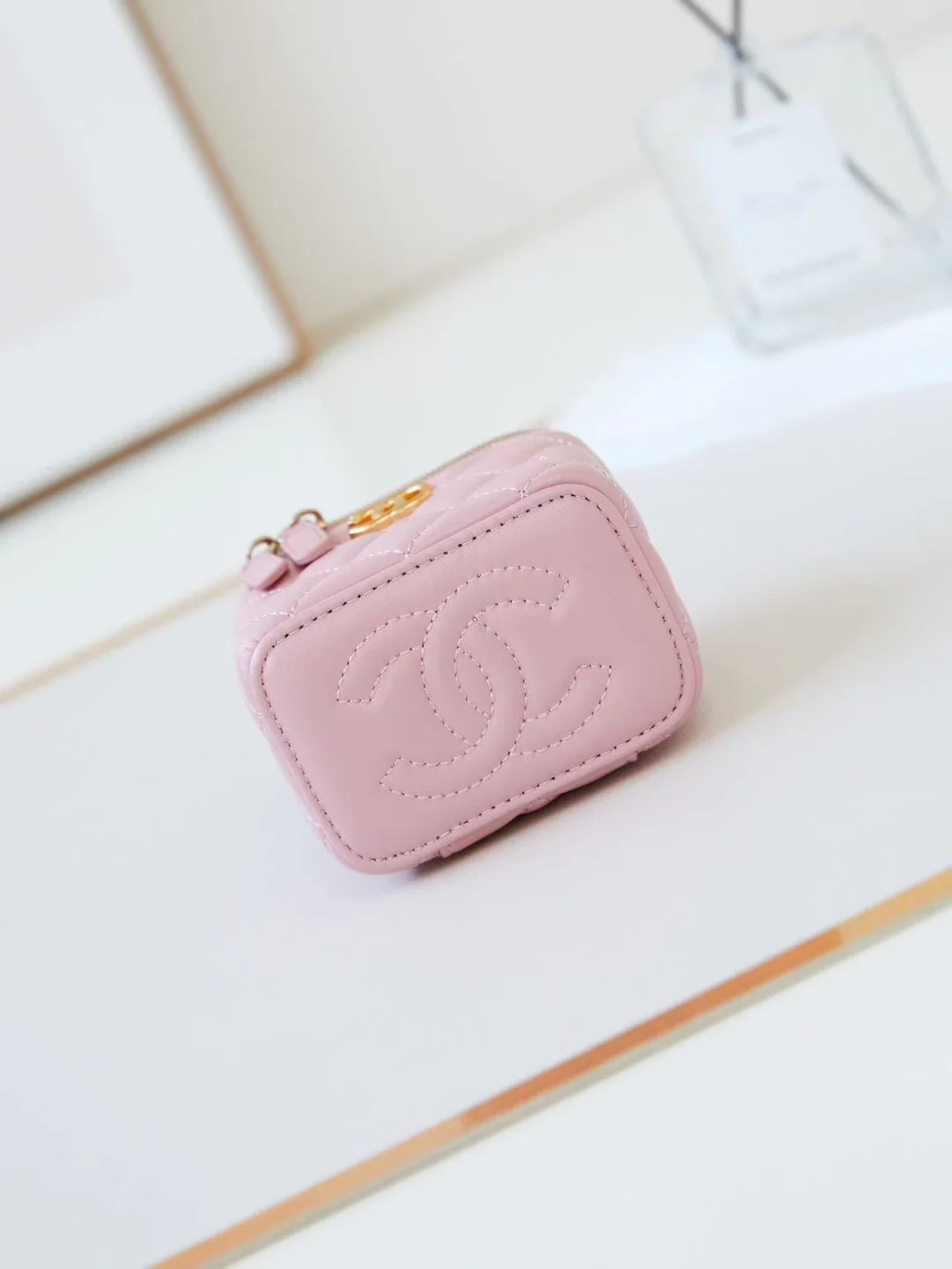 스몰 베니티 램스킨 핑크 상세