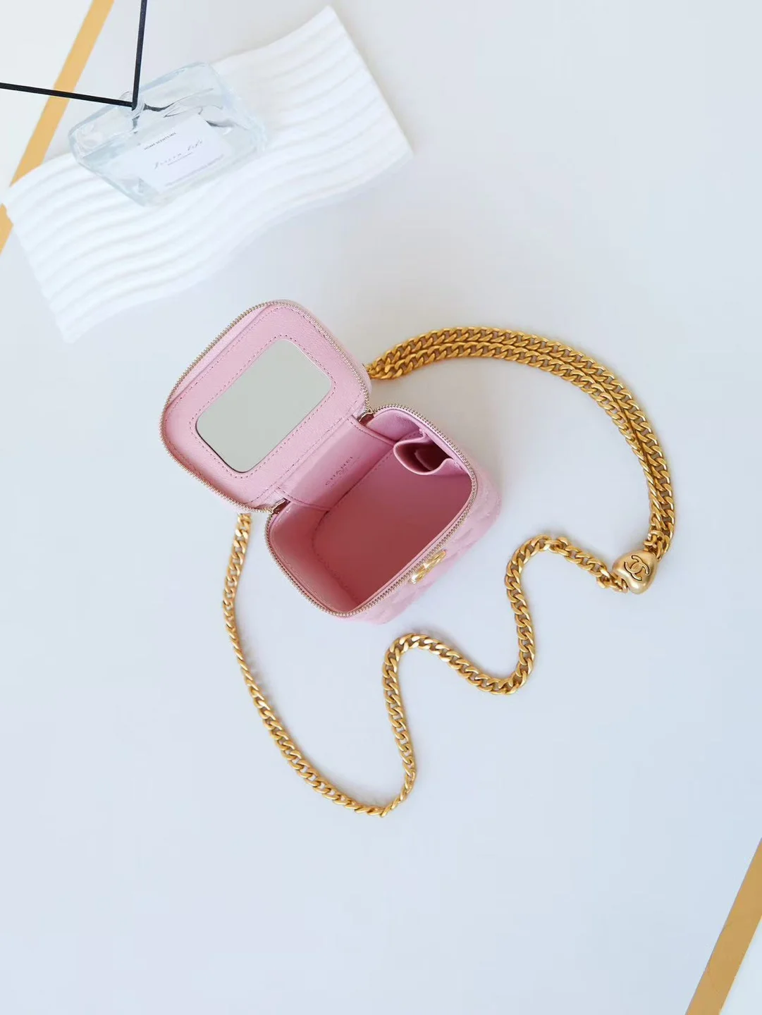 스몰 베니티 램스킨 핑크 상세