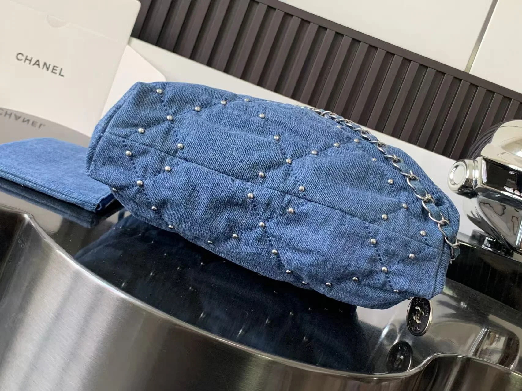 22백 데님 진주 스몰 (35cm X 37cm X 7cm) 상세