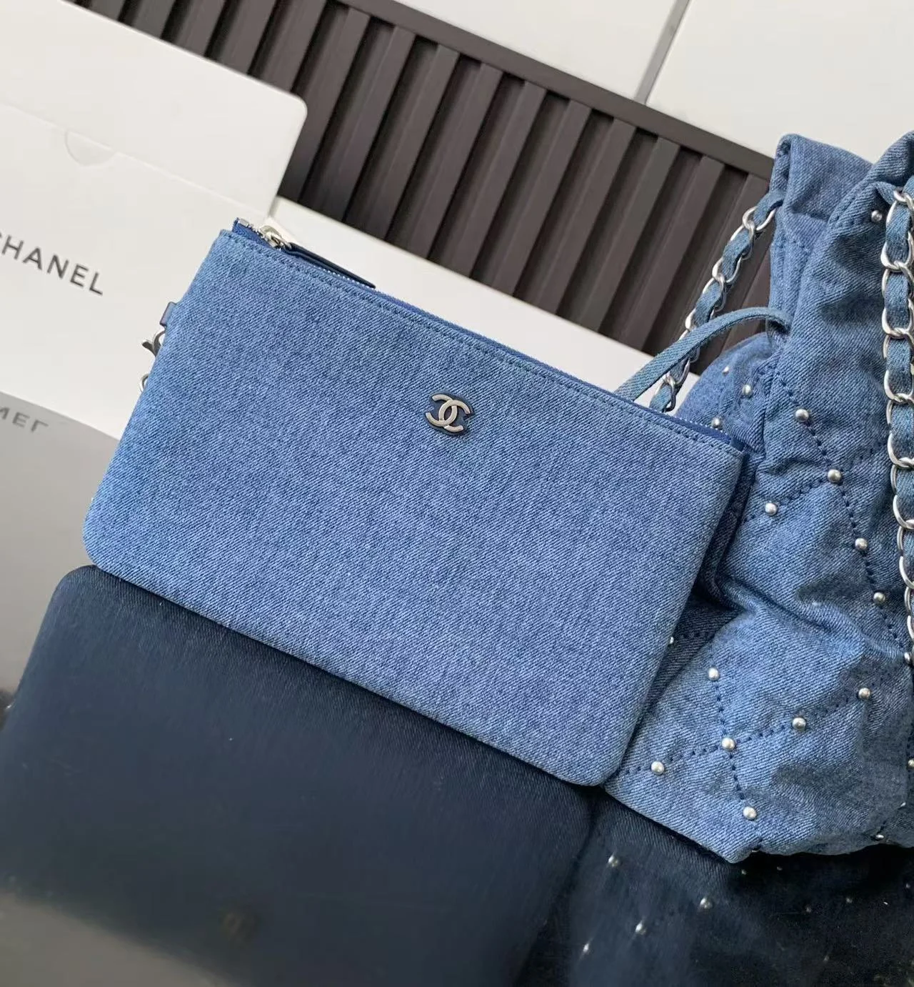 22백 데님 진주 스몰 (35cm X 37cm X 7cm) 상세