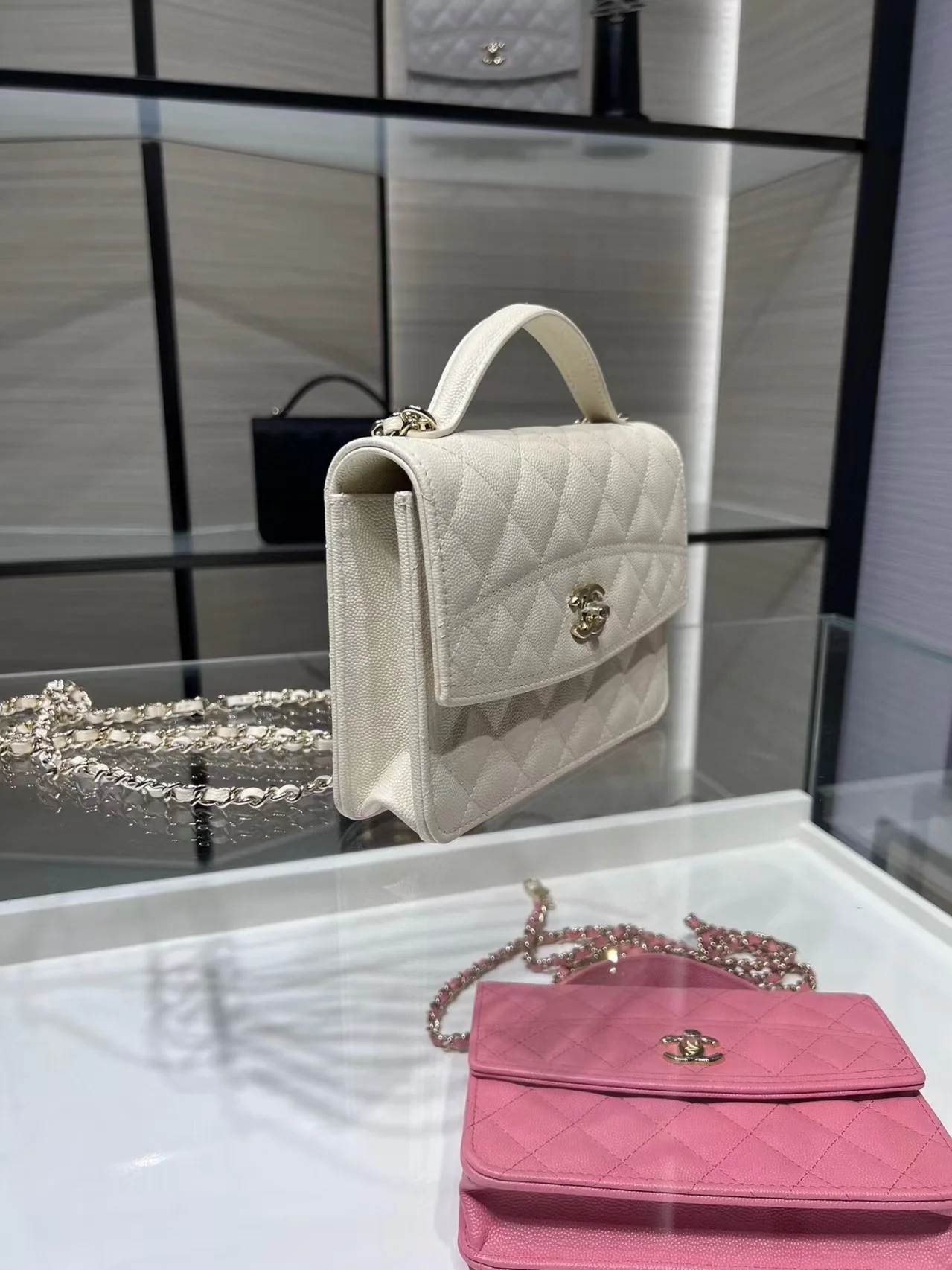 탑핸들 플랩 백팩 상세