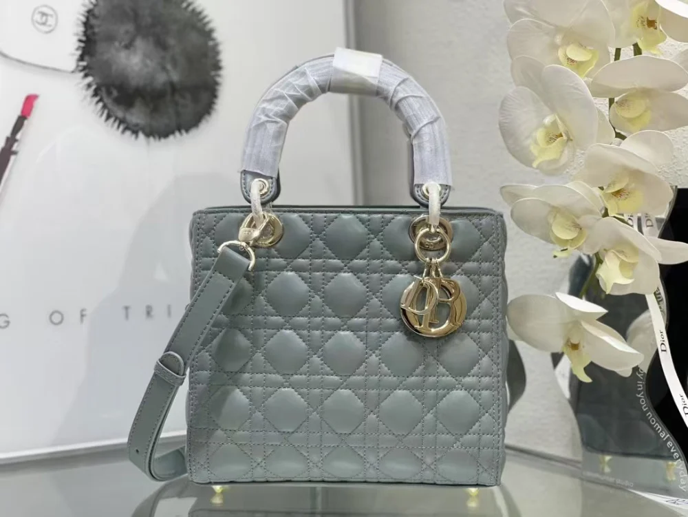 레이디 백 미디움 ( 24cm X 20cm X 11cm)